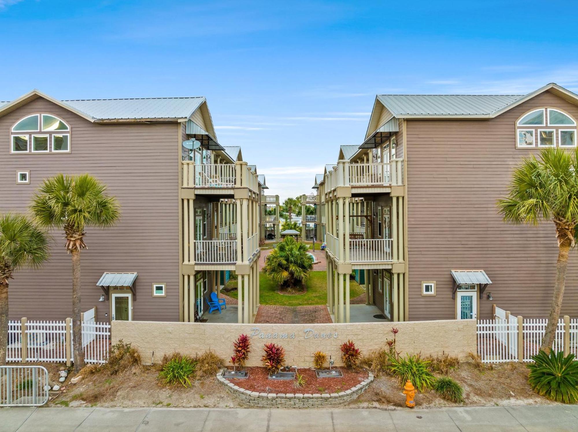 Crescent Moon Palace - A Luxury Home With Pool, Parking, Just Steps To The Beach Panama City Beach Zewnętrze zdjęcie